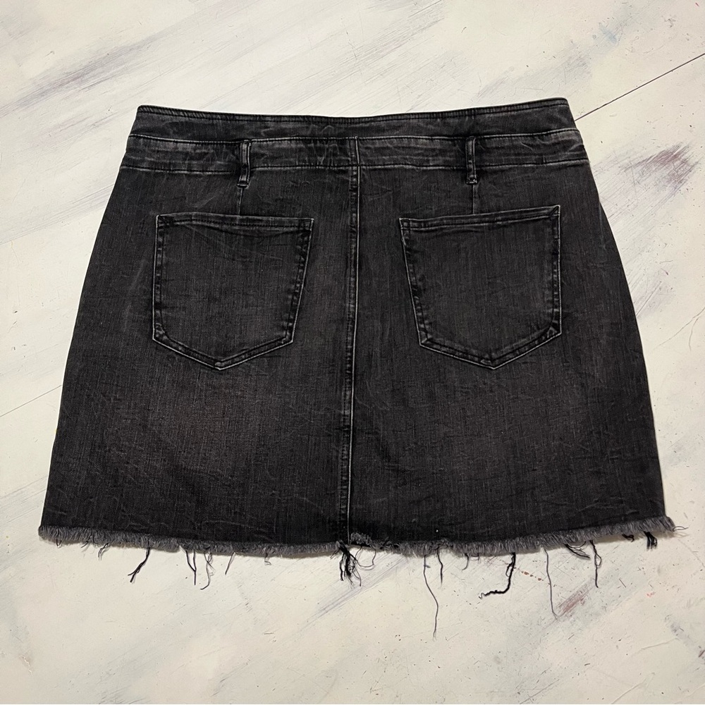 Express Extreme High Rise Black Stretch Denim Mini Skirt Sz 16 Fray Hem - Picture 4 of 8